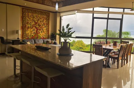 Best View in Samara! 4BR/3.5BTH. Walk to the beach or town.