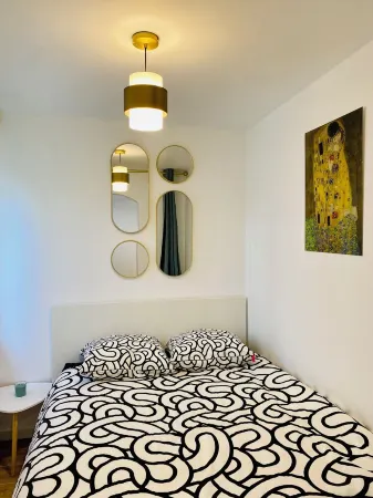 Attractive renovated apartment including secure covered parking, 10 min from Paris