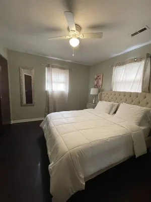 Charming Two-Bedroom Retreat: Your Ideal Urban Oasis Awaits! - 2 estrellas