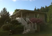 Cozy private cottage with picturesque scenery Hotels near Prince Edward Island National Park