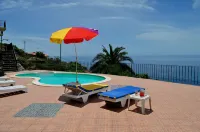 Luxury villa by the sea with private pool, terrace and sea view - Villas
