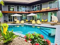 Artistically designed villa in the heart of Tamarindo, private pool, beach close