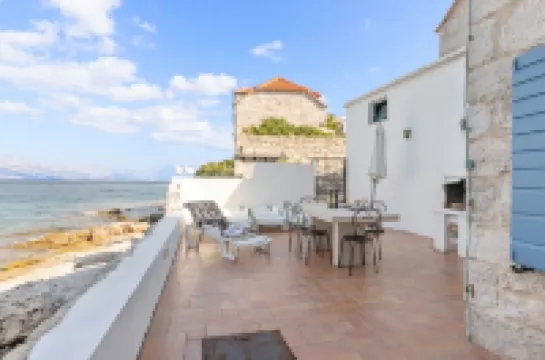 Illyria - a beautiful fisherman's cottage just 3 meters from sea