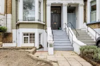 Chiswick Gem Stylish 1-Bed Flat for Modern Living