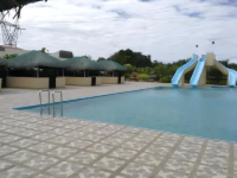 UKL エバー リゾート ホテル ラワグのホテル