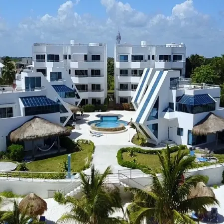 Oceanfront Luxury Townhome Condo Wifi 3 Smart TV'S Pool & Spa
