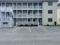 Beautiful Ocean City. MD Condo close to Delaware & Maryland Beaches Hotels in 