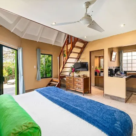 Tamarindo Village Hotel Отели в г. Тамариндо