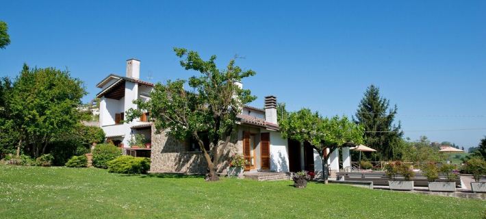 Private villa near Certaldo and San Gimignano with swimming pool and large garden. Hotels in Gambassi Terme