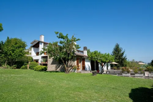 Private villa near Certaldo and San Gimignano with swimming pool and large garden. - 3-Star
