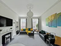 4 Bedroom Modern Spacious Apt - Edinburgh Old Town Hotels in Newington