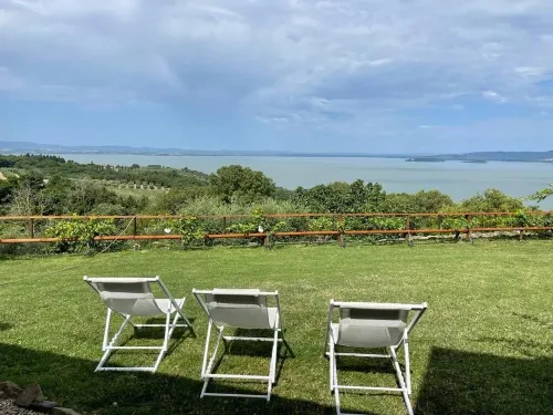 Villa Marghi, modern villa with infinity pool overlooking Lake Trasimeno - WiFi