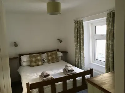 Pebble Cottage, minutes from Tenby's beaches!
