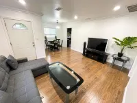 Entire Remodeled House 2B1B in LA w/self check-in Hotels in El Monte