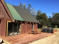 Spacious log chalet with free WIFI, great for a few families