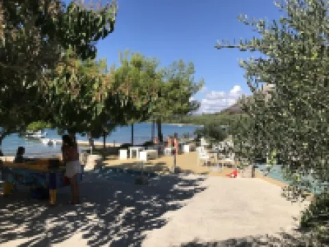 Villa Pina Tisno Penthouse apartment by the sea 140 m2 in Tisno-Dalmatia Hoteles en Tisno