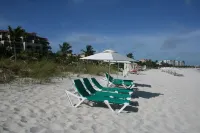 Grandview Penthouse 3 Bedroom plus bonus 4th bedroom Beach Front on Grace Bay
