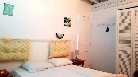 Charming creole villa comfort swimming pool wi fi only 300 m from the beach.