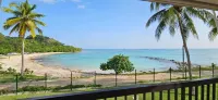 Studio - Magnifique vue mer - Pieds Dans L'eau Hotels near Grande Baie