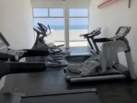 Sleeps 6, Family friendly , 1 Minute walk to Beach, Bars & Supermarkets 7 mins