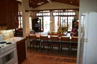 Ocean Views, Short Walk to Beach, Pool - VILLAS CASA LOMA - Suite 301