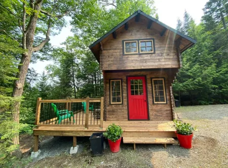 Cozy Coe Island Oasis