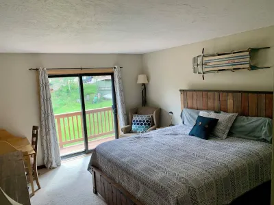 Remodeled Mountain Duplex Sleeps 6