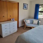 Fully self contained guest suite, beautiful sea views. 7 minutes walk to beach