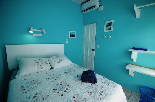 Casa 007, 10 people private Residence downtown Jaco!