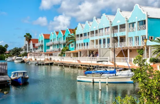 Spacious apartment,  lagoon view, minutes away from beach and town! 10% DISC Hotels in 