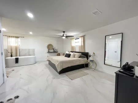 New! The Moon House with Pool, Arcade & Basketball