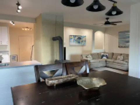 2 bedroom Oceanfront  - Billing spit Hotels in Sooke