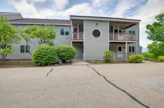 Newly Renovated Bartlett Condo w/ Mountain Views!