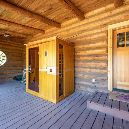 Rowland Log Cabin 3 Bedroom Home by Redawning
