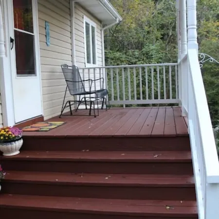 The House in the Holla at the foot of Shenandoah National Park