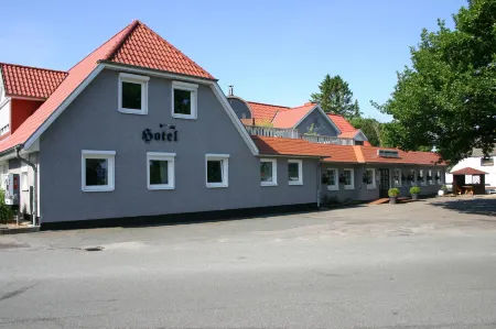 Hotel Gasthof Handewitt Отели в г. Тарп