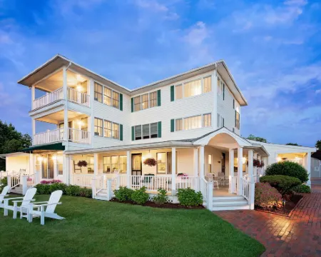 Inn at Harbor Hill Marina Hotels in Niantic