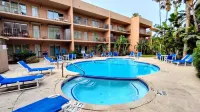 Beachview 206 Minium 2 Bedroom Condo by RedAwning