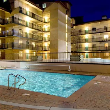 Vantage Point #602 3 Bedroom Condo by RedAwning