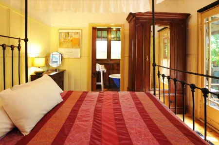 Como Cottage Accommodation Отели в г. Монбук