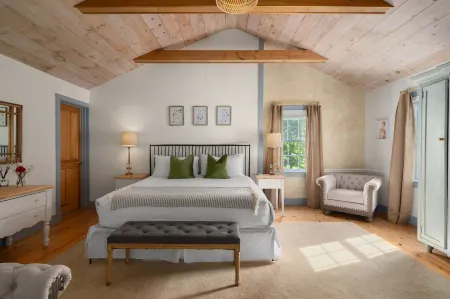 Inn at Silver Maple Farm