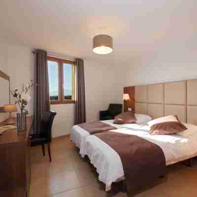 Logis Hôtel le Cara Sol Rooms