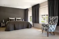 Hotel-Restaurant Thuis! Hotels in Steenbergen