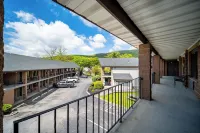 West Point Motel Отели в г. Запад Пойнт