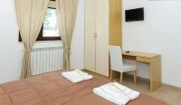 Dimora Mariù Hotels near Calzature Petio