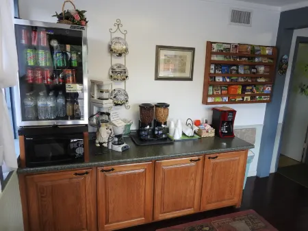 The Trails Inn Отели в г. Carroll County