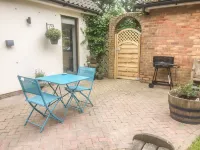 Squirrels Drey Hotels in Great Massingham