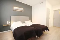 Napoli Resturant & Hotell As Hotels in Sandnessjoen