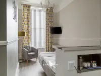 Astral Lodge Hotels near Cornwallis Gardens