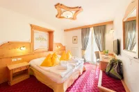 Alpotel Dolomiten - Balcony